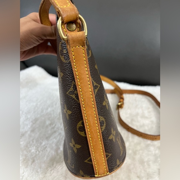 ‼️sold‼️Louis Vuitton Drouot Crossbody - Picture 3 of 11